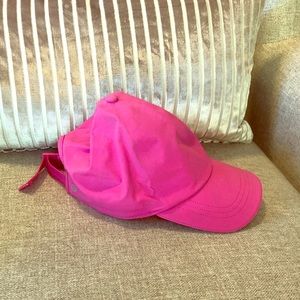 Lululemon hat- hot pink